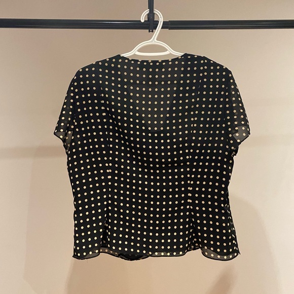 Jones New York polka dot Short sleeve blouse. Size 14 - Picture 2 of 8
